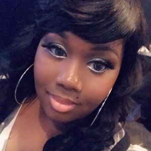 Meet your Posher, Malika